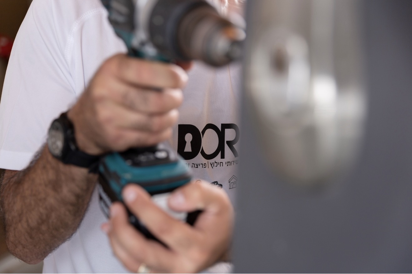 השוואת מחירים של מנעולנים בראשון לציון עם שירותים ועלויות ממוצעות.